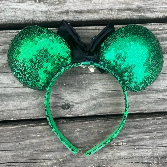 DISNEY GREEN SEQUIN MINNIE MOUSE EARS HEADBAND SAINT PATRICKS DAY - Picture 3 of 7